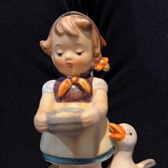Vintage M J Hummel Figurine. Be Patient. gh7 - Picture 7 of 7